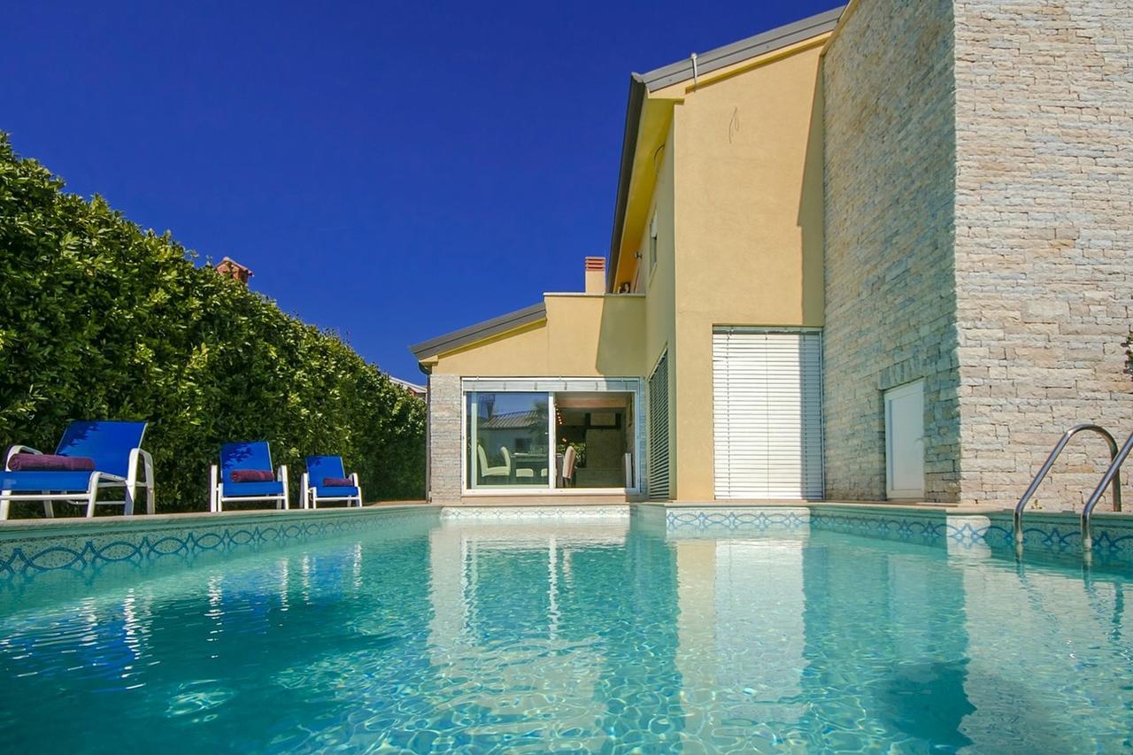 Villa Lidija Porec Exterior photo